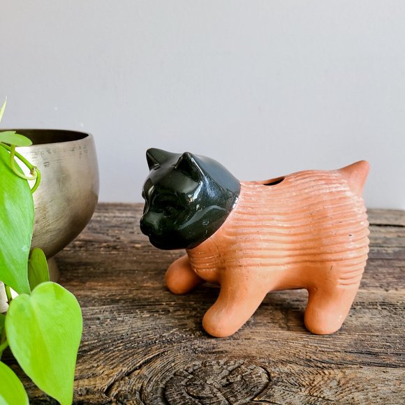 Vintage Chia terracotta cat planter. Chiapet. - Picture 1 of 9